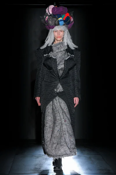 Look 3